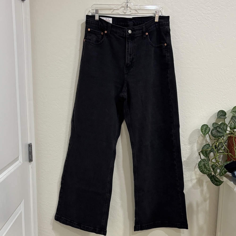 GAP High-Rise Stride Jeans in Black
